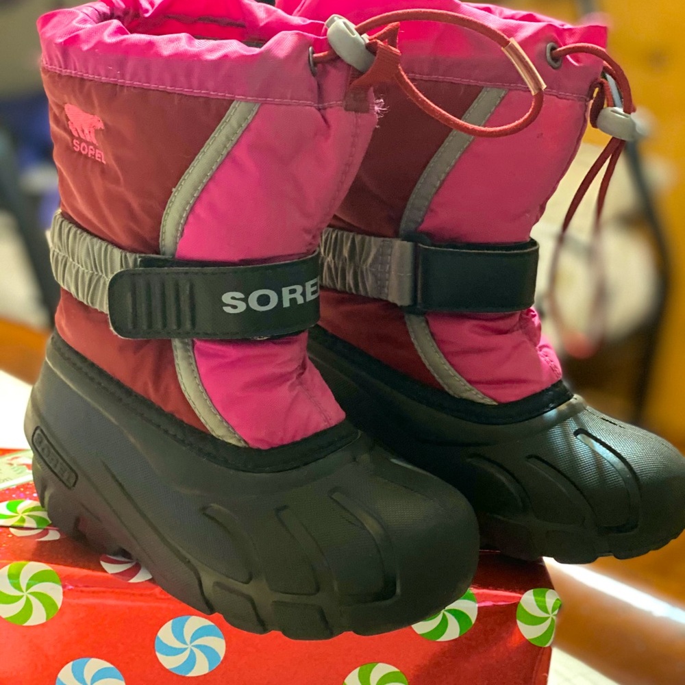 Sorel children’s snow boots ❄️